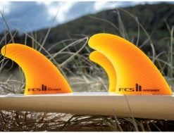 FCS II Performer Neo Glass Mango Eco Blend Thruster - Medium -Side-Shore Soldes Magasin fcs ii performer neo glass mango eco blend thruster medium fcs 1