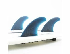 FCS II Performer Neo Glass Pacific Eco Blend Thruster - Medium -Side-Shore Soldes Magasin fcs ii performer neo glass pacific eco blend thruster medium fcs 4