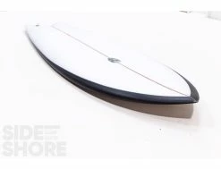 Fish - Spray Black - 5'7 X 21 1/8" X 2 15/32" - Twin - Futures -Side-Shore Soldes Magasin fish spray black 57 x 21 18 x 2 1532 twin futures christenson surfboards 3